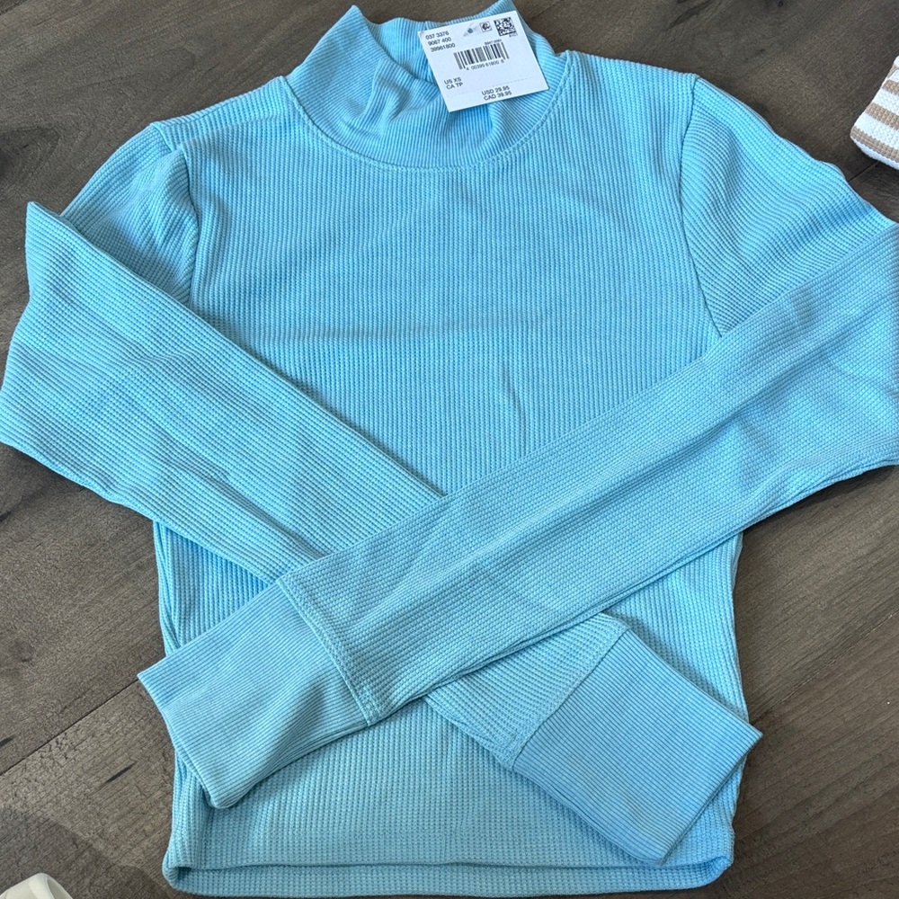 American Eagle Outfitters Light Blue Long Sleeve Top